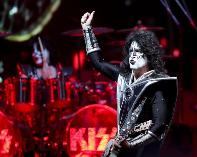 5ca83571-d61a-42c9-b989-d5b8b6ce2029-KISS_12