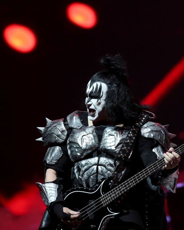 70af514d-4254-4748-be83-378aa1dce459-KISS_23